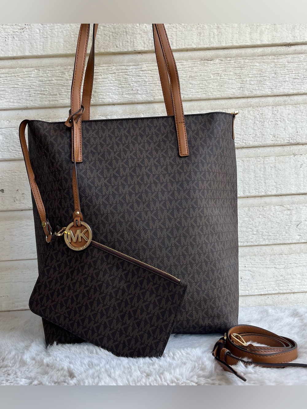 MICHAEL KORS Signature Large Hayley Tote + Pouch Laptop Shoulder Bag Tote Bedfor